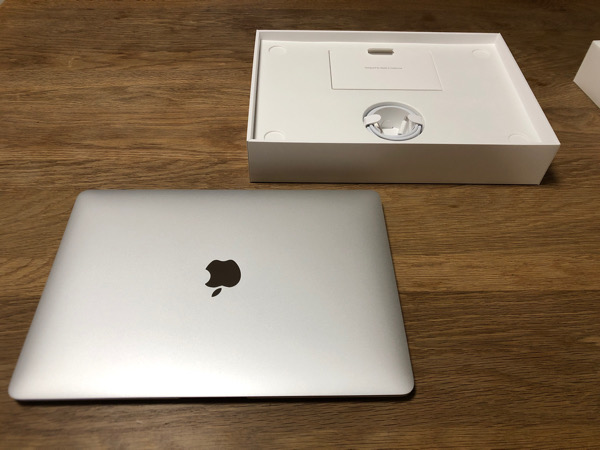2021 02 18 MacBook Air 開梱の儀4